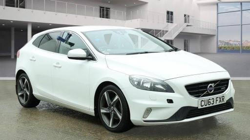 2013 V40 1.6 D2 R DESIGN NAV HATCHBACK PRICE 3,599 YEAR 2013 63 REG... photo