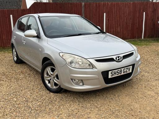 2008 I30 1.4 COMFORT HATCHBACK PRICE 1,999 YEAR 2008 58 REG MILEAGE 76,000 ENGINE... photo